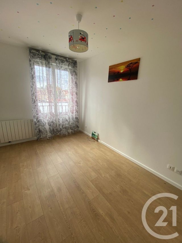 Appartement F3 à louer - 3 pièces - 62.0 m2 - LIMEIL BREVANNES - 94 - ILE-DE-FRANCE - Century 21 Boiss'Immobilier