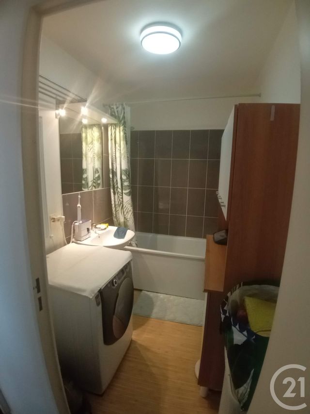 Appartement à louer - 3 pièces - 53.26 m2 - LIMEIL BREVANNES - 94 - ILE-DE-FRANCE - Century 21 Boiss'Immobilier