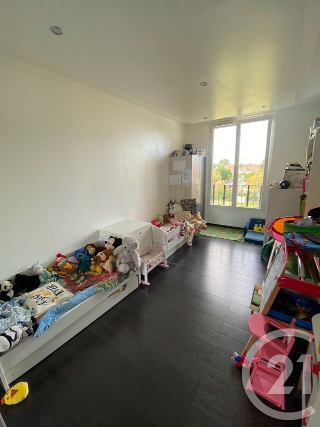 Appartement F4 à vendre - 4 pièces - 75.1 m2 - BOISSY ST LEGER - 94 - ILE-DE-FRANCE - Century 21 Boiss'Immobilier