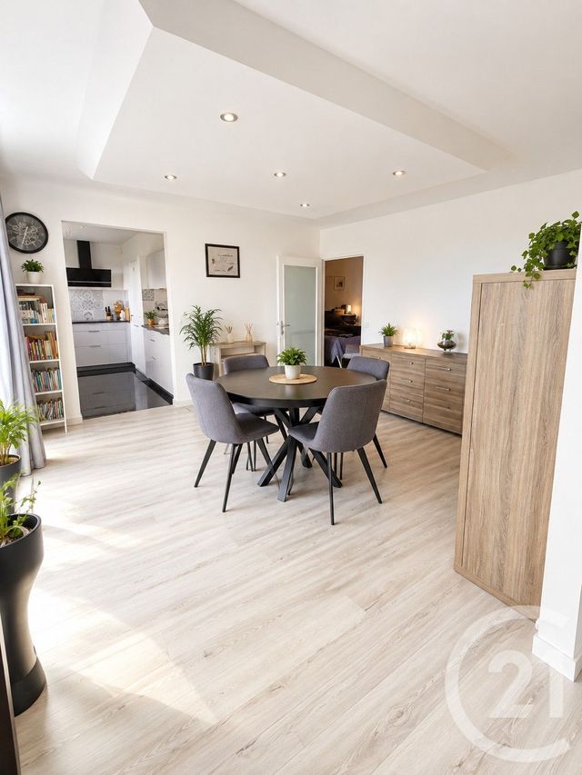 Appartement F4 à vendre - 4 pièces - 75.1 m2 - BOISSY ST LEGER - 94 - ILE-DE-FRANCE - Century 21 Boiss'Immobilier