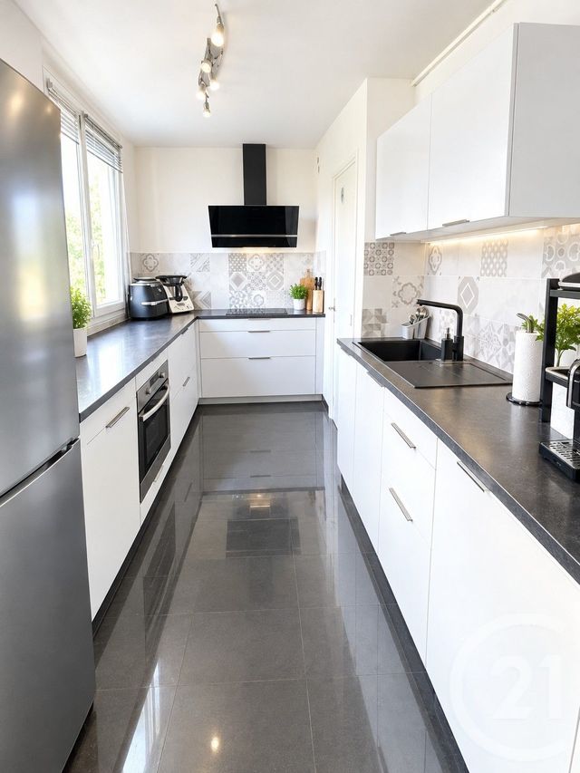 Appartement F4 à vendre - 4 pièces - 75.1 m2 - BOISSY ST LEGER - 94 - ILE-DE-FRANCE - Century 21 Boiss'Immobilier