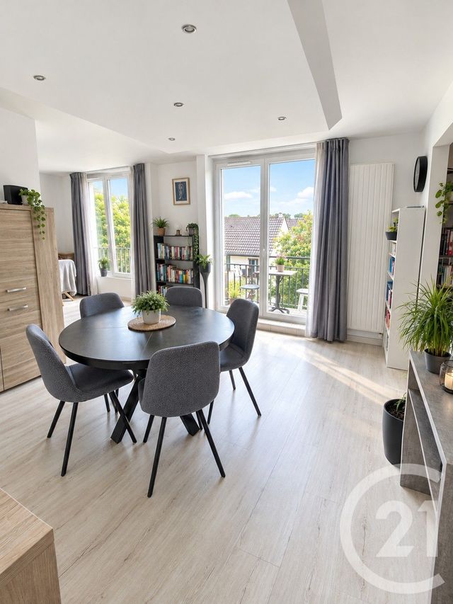 Appartement F4 à vendre - 4 pièces - 75.1 m2 - BOISSY ST LEGER - 94 - ILE-DE-FRANCE - Century 21 Boiss'Immobilier