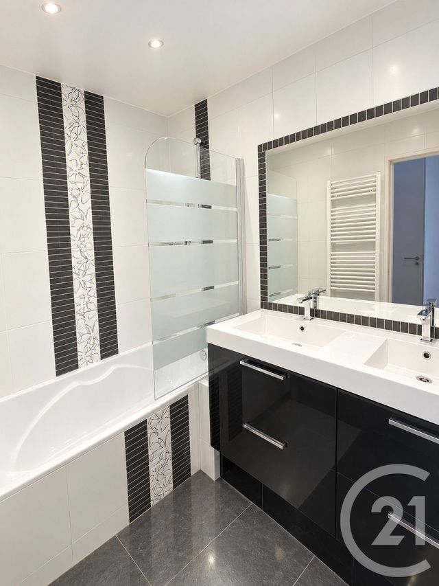 Appartement F4 à vendre - 4 pièces - 75.1 m2 - BOISSY ST LEGER - 94 - ILE-DE-FRANCE - Century 21 Boiss'Immobilier