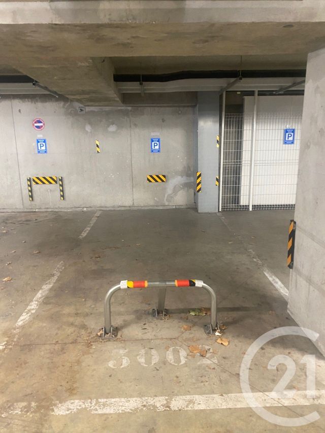 parking à louer - 45.0 m2 - BOISSY ST LEGER - 94 - ILE-DE-FRANCE - Century 21 Boiss'Immobilier
